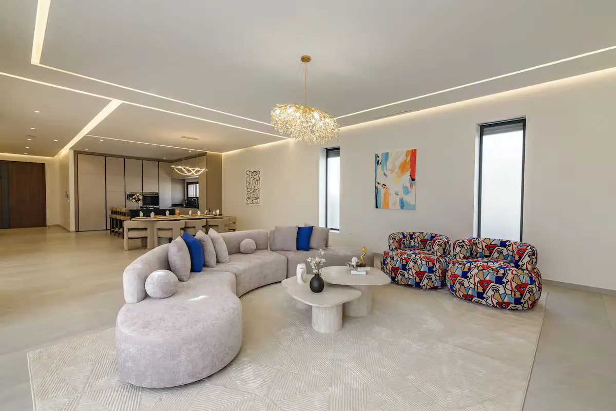 Villa Milabel - Spacious Open Living & Dining Area