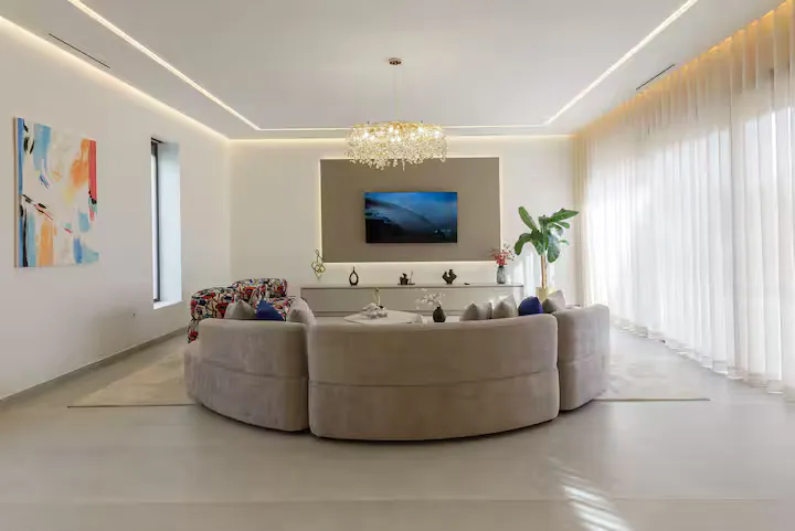 Villa Milabel - Contemporary Living Room Entertainment Area