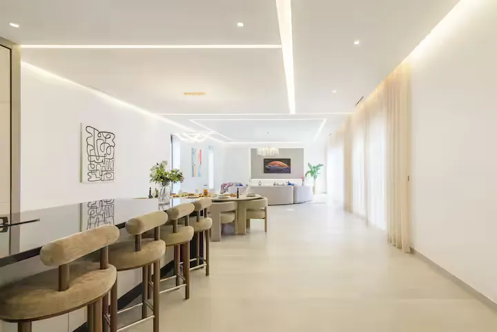 Villa Milabel - Open Kitchen Island & Dining Room