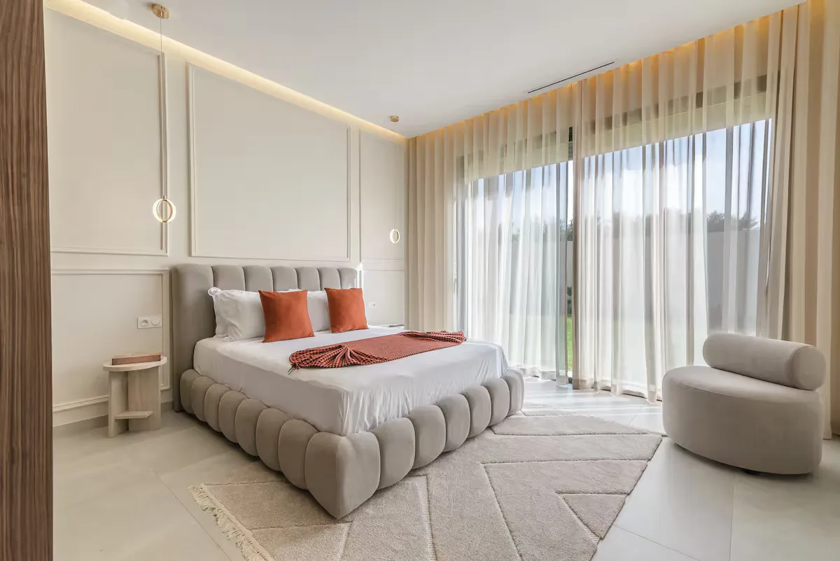 Villa Milabel - Modern Master Suite Bedroom Marrakech