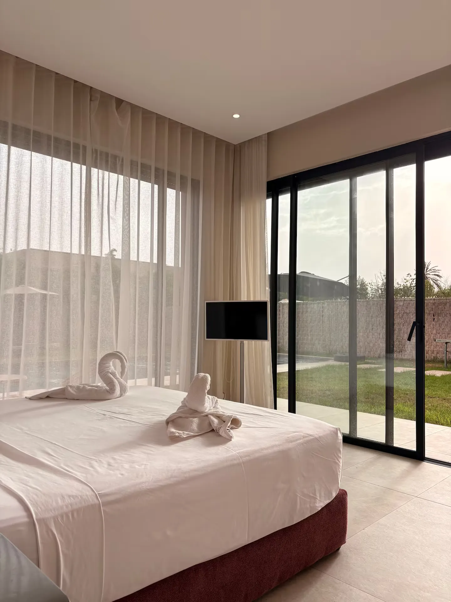 Villa Santal - Chambre Spacieuse avec Vue sur la Piscine