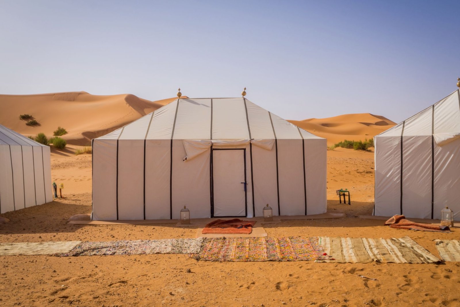 Hébergement sous tente dans un campement du désert d’Agafay près de Marrakech